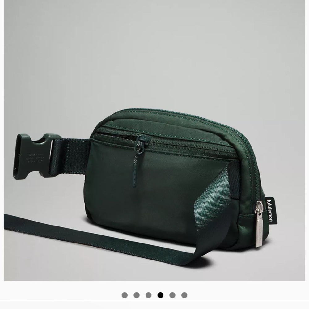 Lululemon Everywhere Belt Bag 1L - Picture 2 of 10